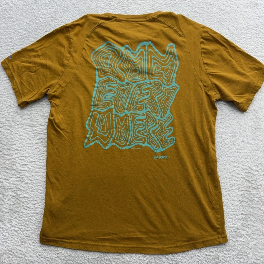 Janji Run Everywhere Supima Cotton Performance Graphic Tee Mustard Yellow Mens S